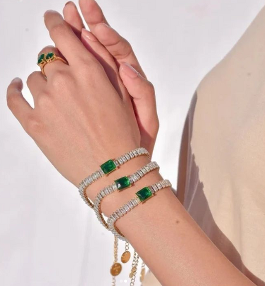 Zarconic emerald bracelet